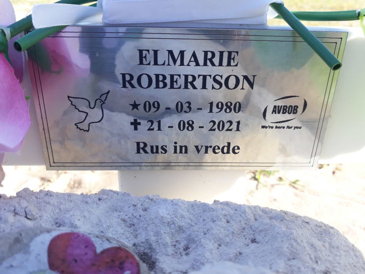 ROBERTSON Elmarie 1980-2021