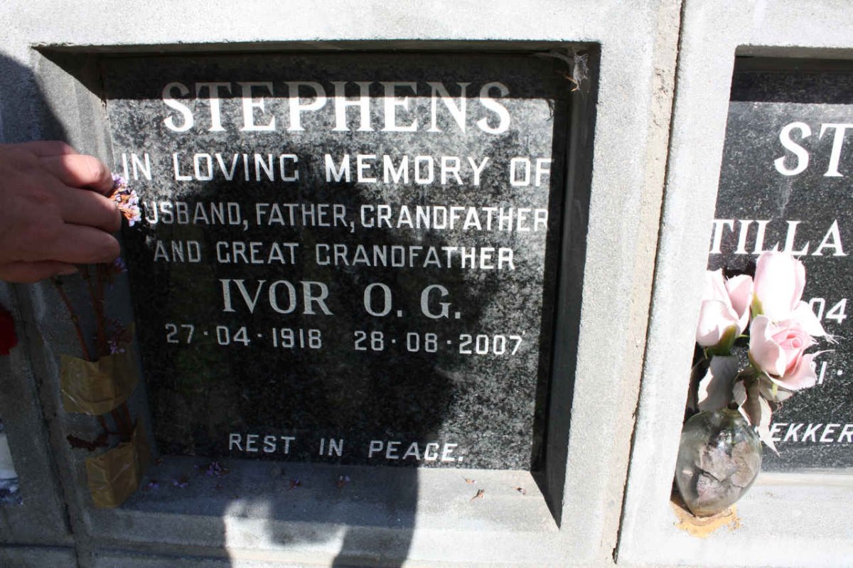 STEPHENS Ivor O.G. 1918-2007