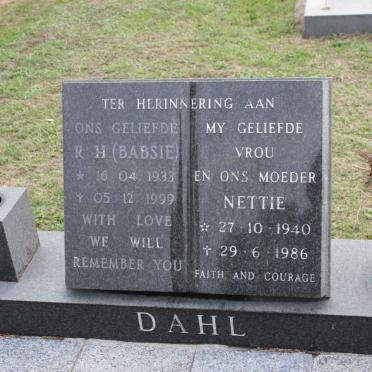 DAHL R.H. 1933-1999 &amp; Nettie 1940-1986