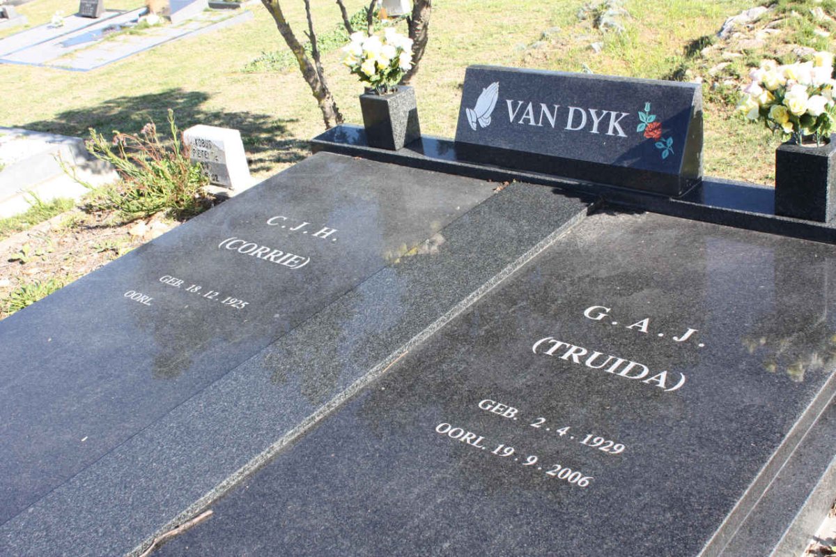 DYK C.J.H., van 1925- &amp; G.A.J. 1929-2006