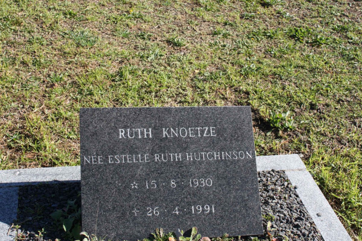 KNOETZE Estelle Ruth nee HUTCHINSON 1930-1991