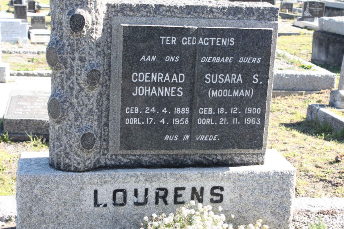 LOURENS Coenraad Johannes 1889-1958 &amp; Susara S. nee MOOLMAN 1900-1963