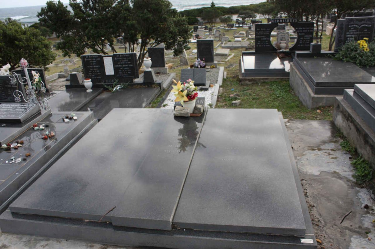 MOOLMAN Andries 1918-1996 &amp; Bawie 1926-2012