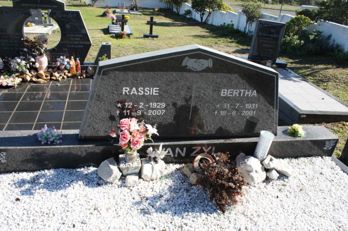 ZYL Rassie, van 1929-2007 &amp; Bertha 1931-2001