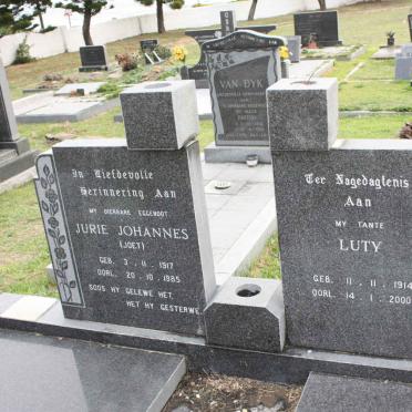 ? Jurie Johannes 1917-1985 & Luty 1914-2000