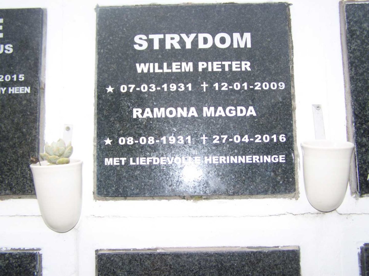 STRYDOM Willem Pieter 1931-2009 &amp; Ramona Magda 1931-2016
