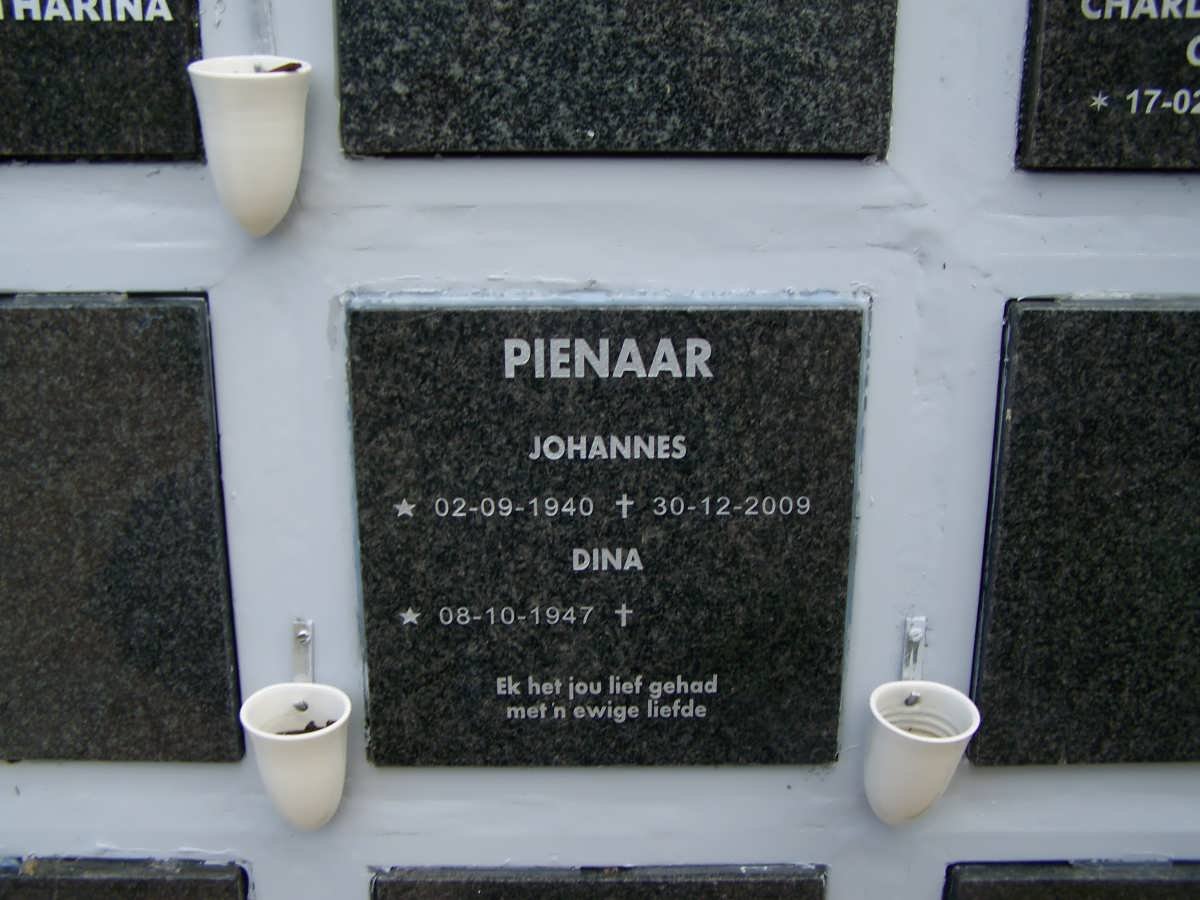 PIENAAR Johannes 1940-2009 &amp; Dina 1947-