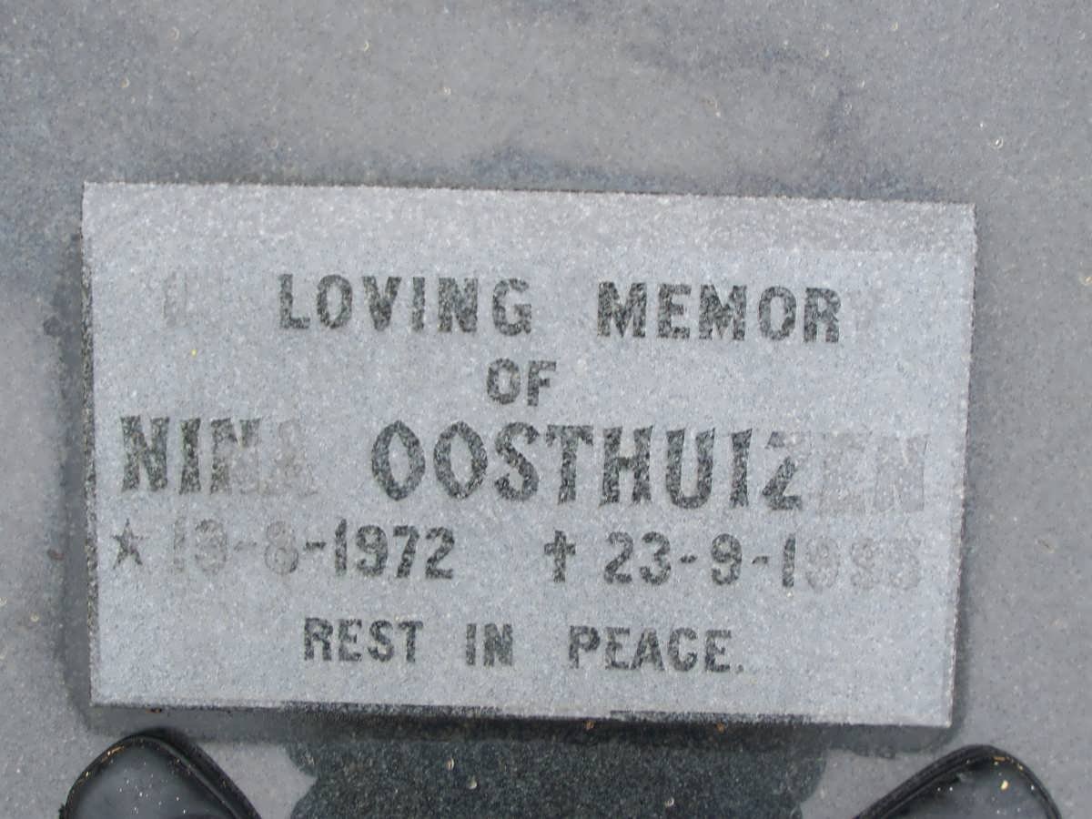 OOSTHUIZEN Nina 1972-1995
