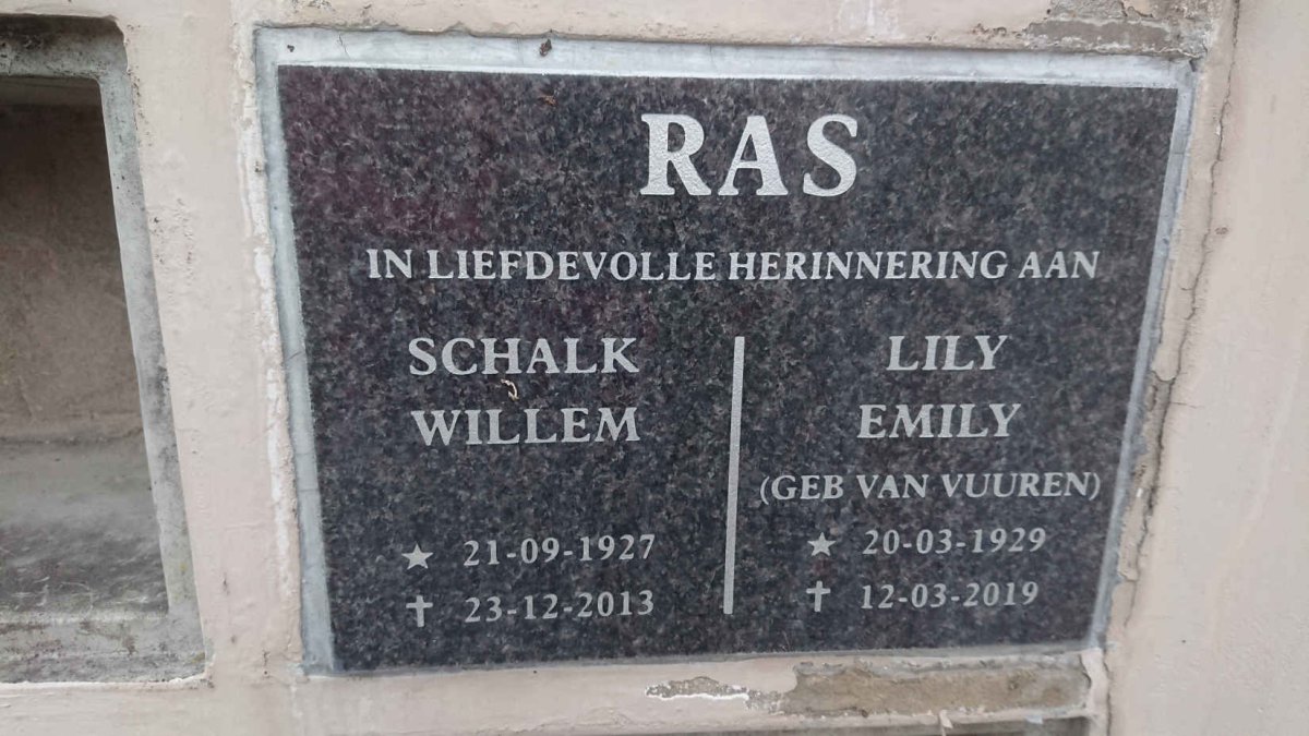 RAS Schalk Willem 1927-2013 &amp; Lily Emily VAN VUUREN 1929-2019