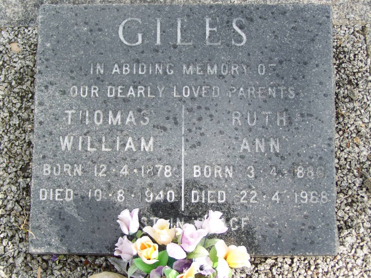 GILES Thomas William 1878-1940 &amp; Ruth Ann 1886-1968