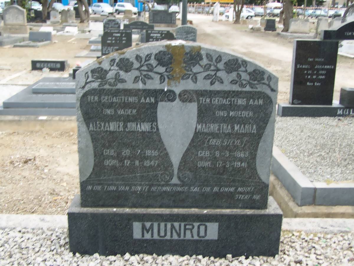 MUNRO Alexander Johannes 1855-1947 &amp; Magrietha Maria STEYL 1863-1941