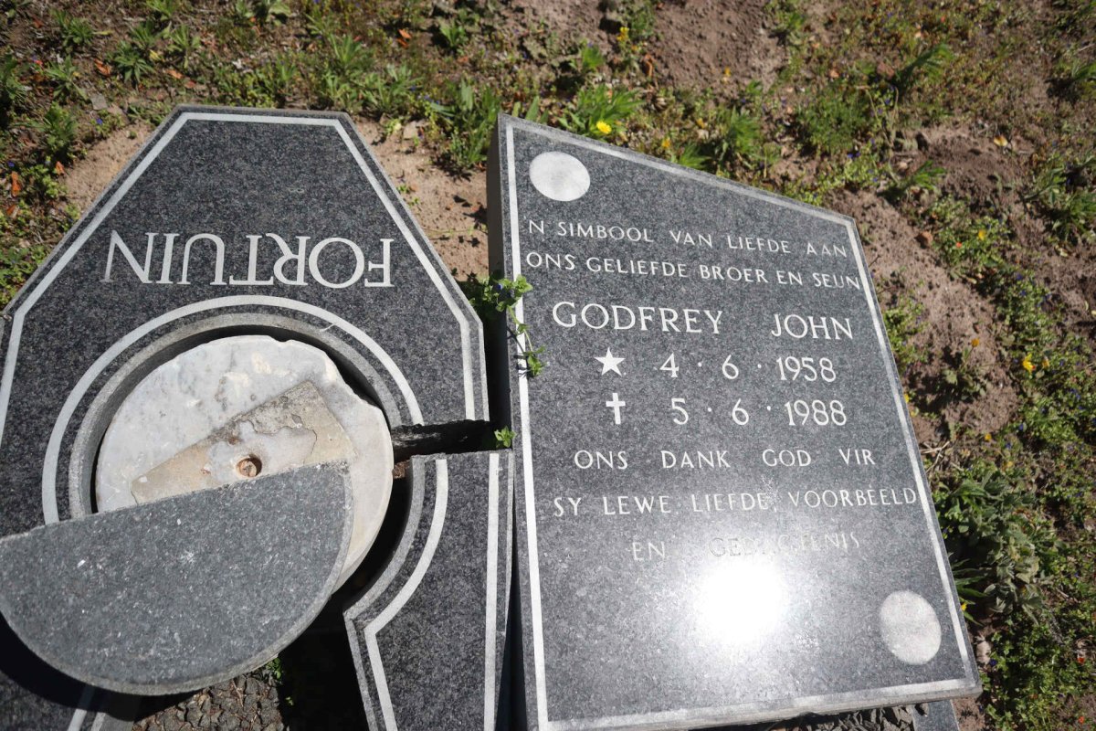 FORTUIN Godfrey John 1958-1988