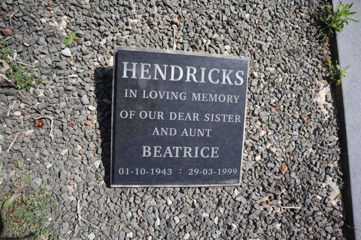 HENDRICKS Beatrice 1943-1999