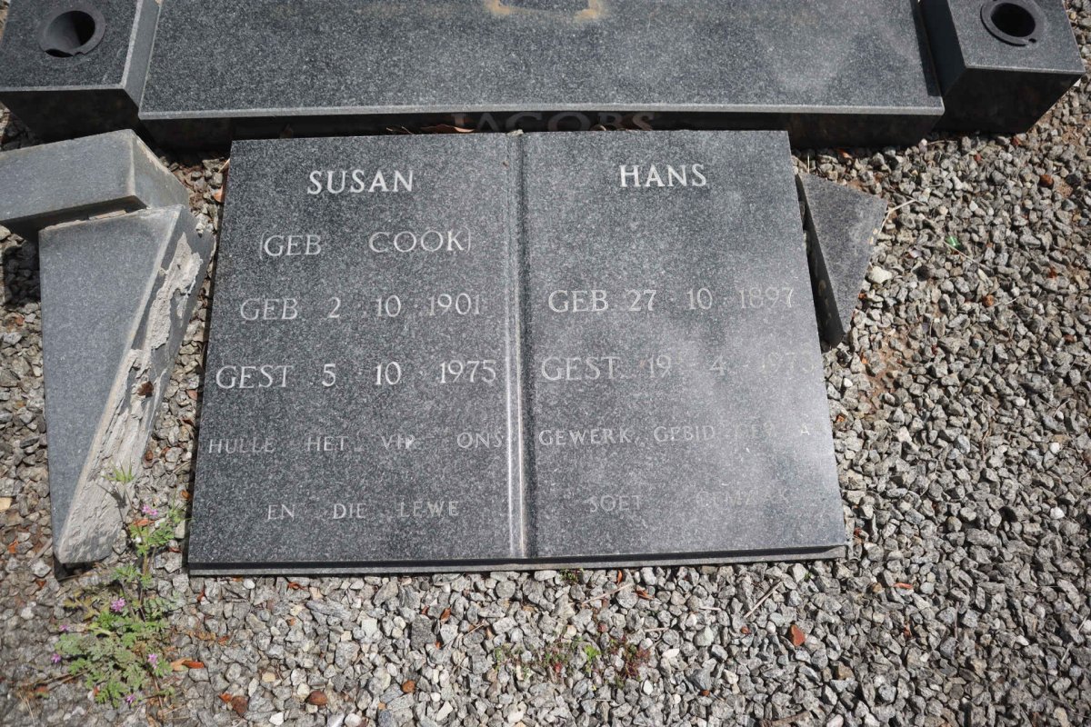 JACOBS Hans 1897-197? & Susan nee COOK 1901-1975