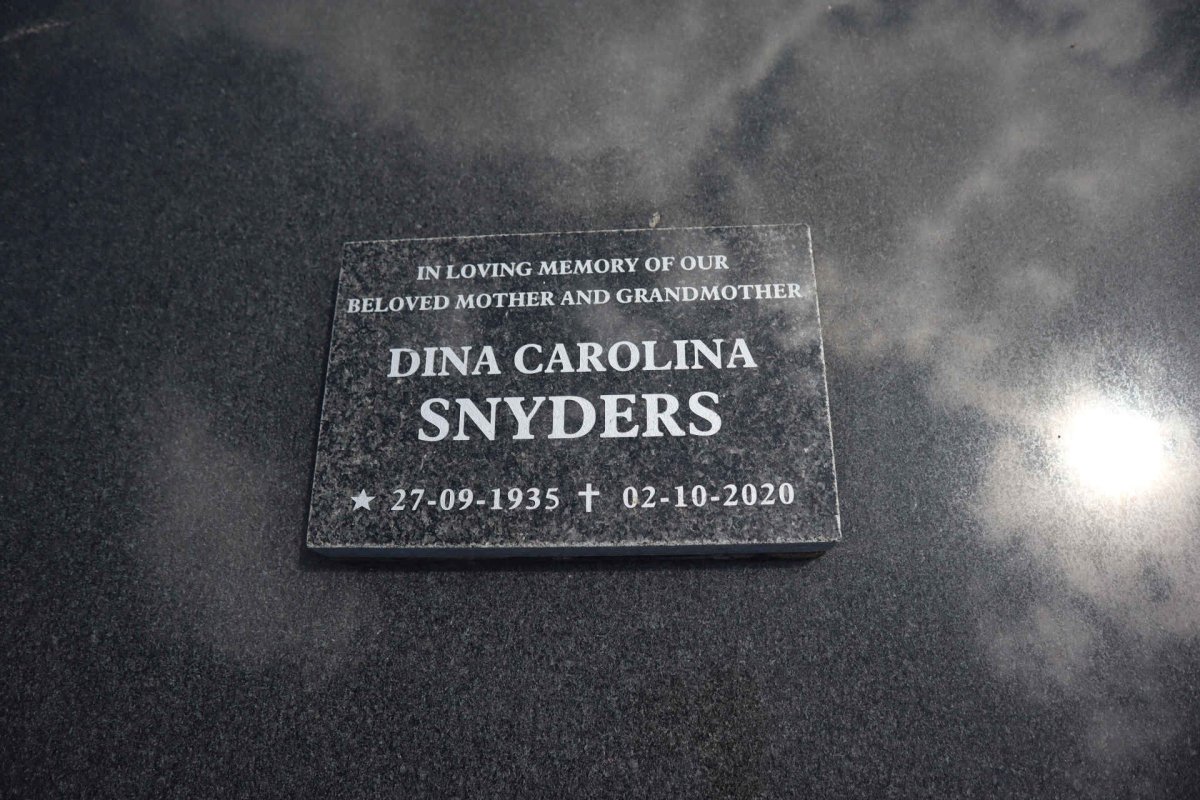 SNYDERS Dina Carolina 1935-2020