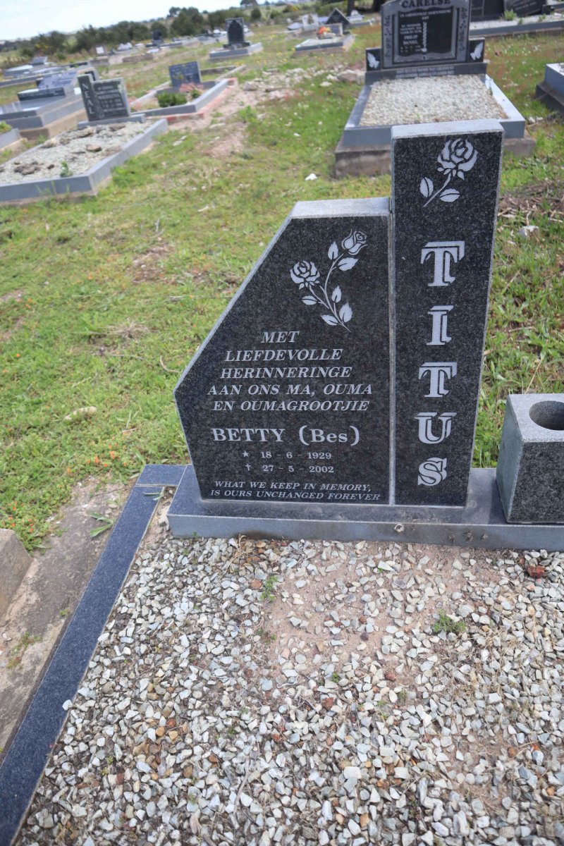 TITUS Betty 1929-2002