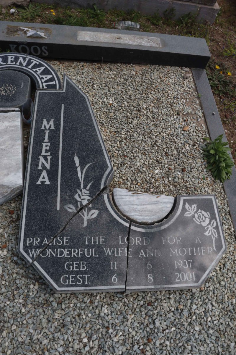 THARENTAAL J. James 1936-1986 & Miena 1937-2001 (3)