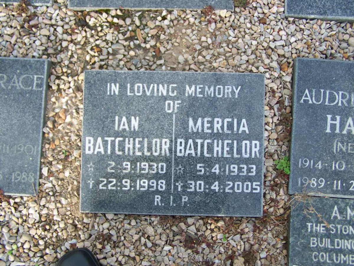 BATCHELOR Ian 1930-1998 &amp; Mercia 1933-2005