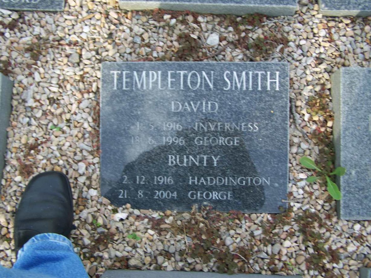 SMITH David, Templeton 1916-1996 &amp; Bunty 1916-2004