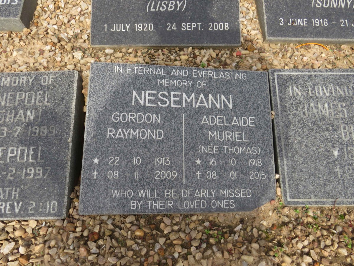 NESEMANN Gordon Raymond 1913-2009 & Adelaide Muriel nee THOMAS 1918-2015