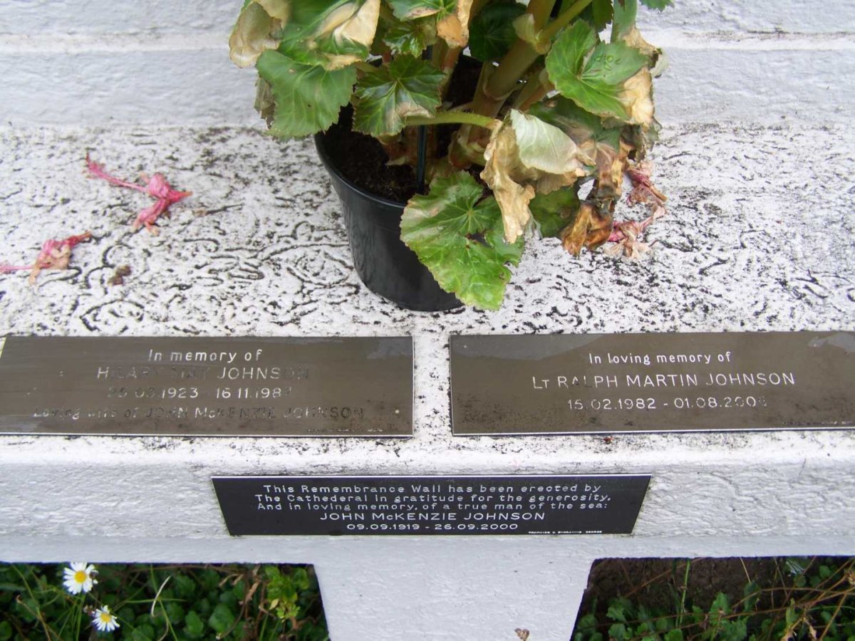 JOHNSON John McKenzie 1919-2000 &amp; Hilary May 1923-1987 :: JOHNSON Ralph Martin 1982-2006
