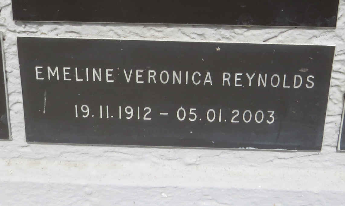 REYNOLDS Emeline Veronica 1912-2003