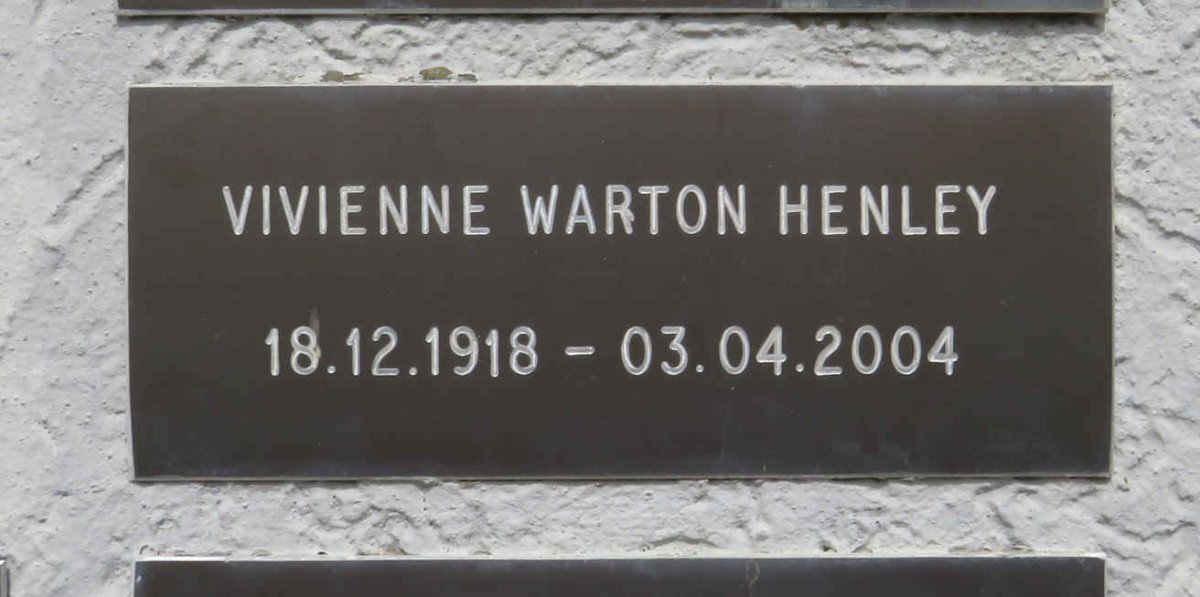 HENLEY Vivienne Warton 1918-2004 