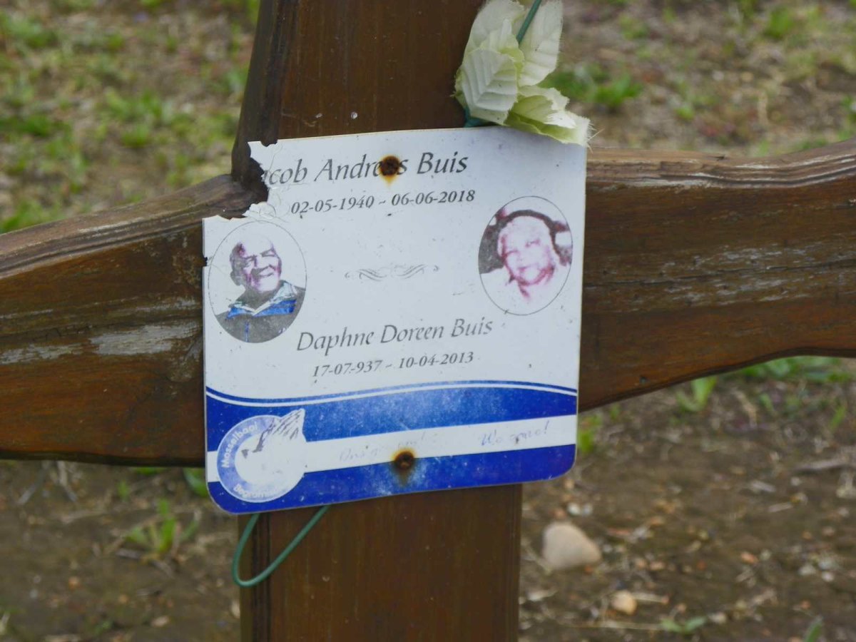 BUIS Jacob Andries 1940-2018 &amp; Daphne Doreen 1937-2013