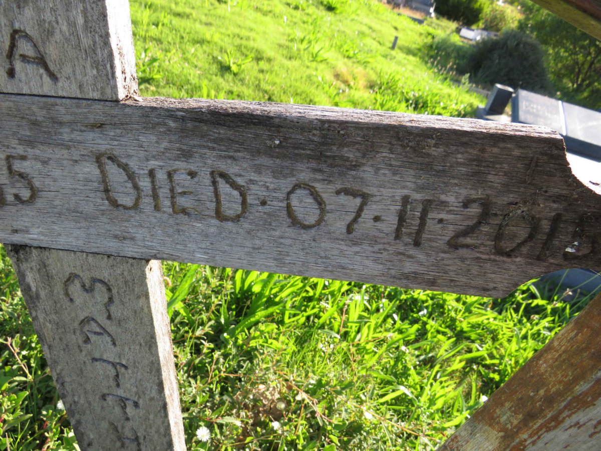 MATTHEWS Nicholas 1932-2006 &amp; Maria 1935-2015