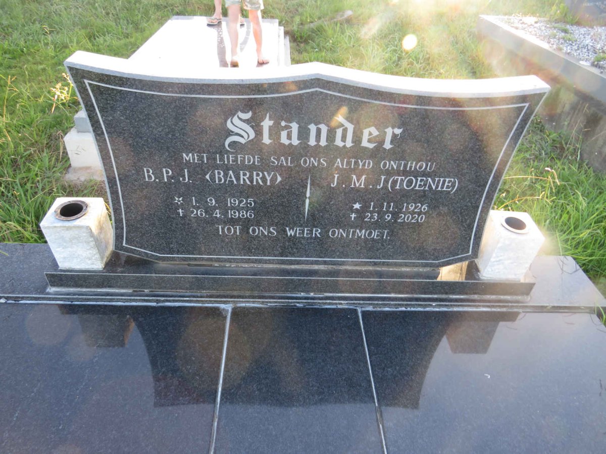 STANDER B.P.J. 1925-1986 &amp; J.M.J. 1926-2020