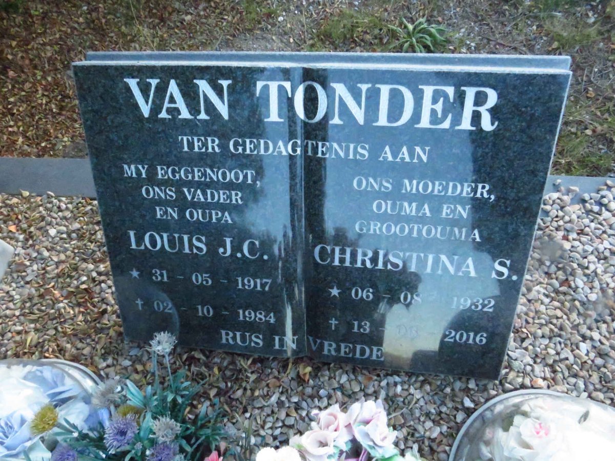 TONDER Louis J.C., van 1917-1984 & Christina S. 1932-2016