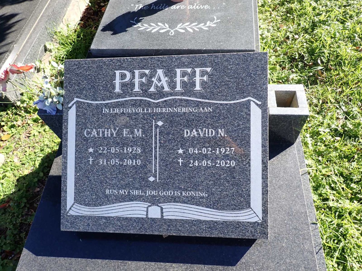 PFAFF David N. 1927-2020 & Cathy E.M. 1928-2010