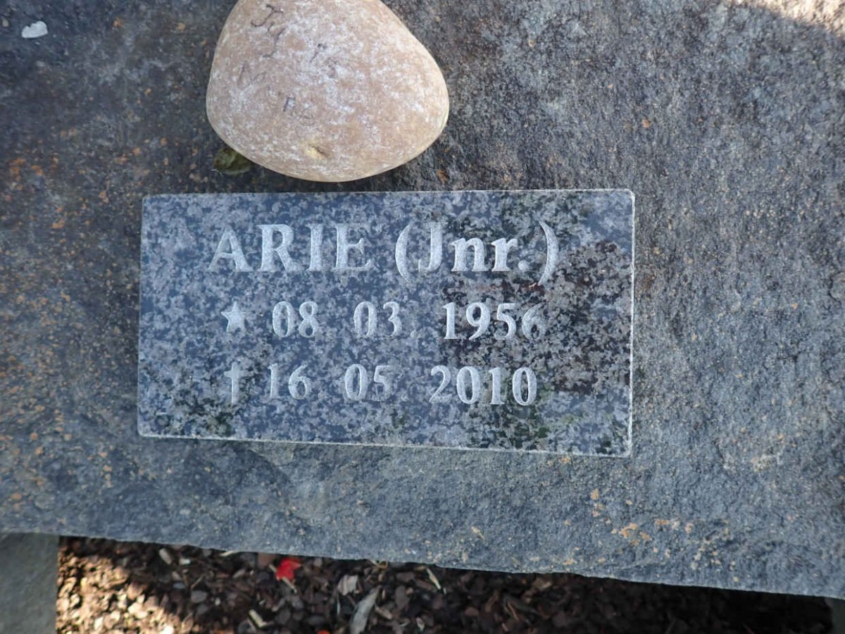 DOLDEREN Arie, van 1956-2010