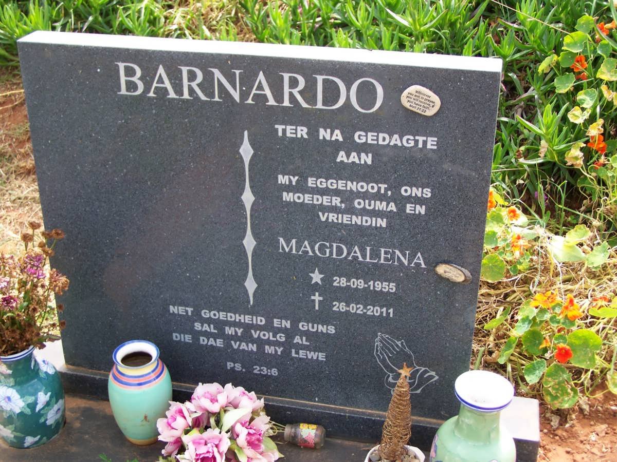 BARNARDO Magdalena 1955-2011