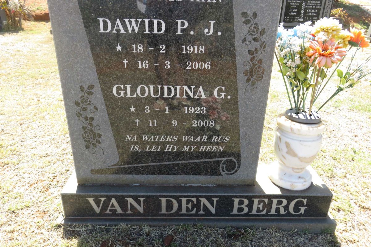 BERG Dawid P.J., van den 1918-2006 &amp; Gloudina G. 1923-2008