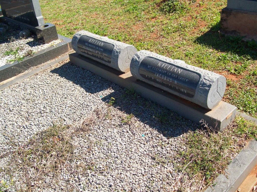 KILLIAN Jacobus N. 1905-1978 &amp; Petronella H.S. 1909-1998