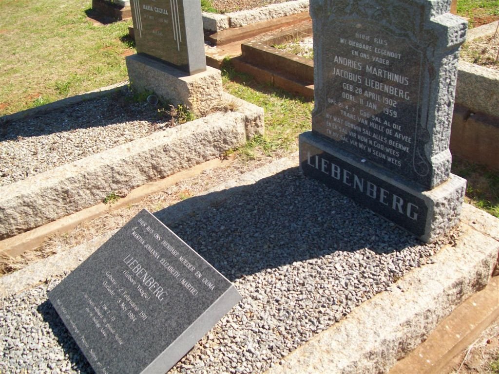 LIEBENBERG Andries Marthinus Jacobus 1902-1959 &amp; Martha Johanna Elizabeth VISAGIE 1911-1994