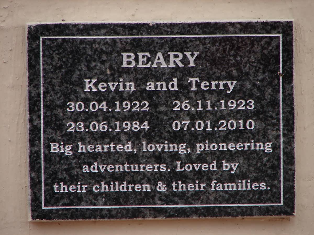 BEARY Kevin 1922-1984 :: BEARY Terry 1923-2010