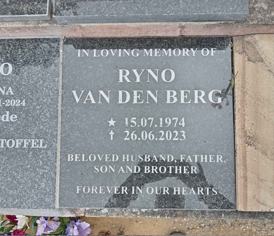 BERG Ryno, van den 1974-2023