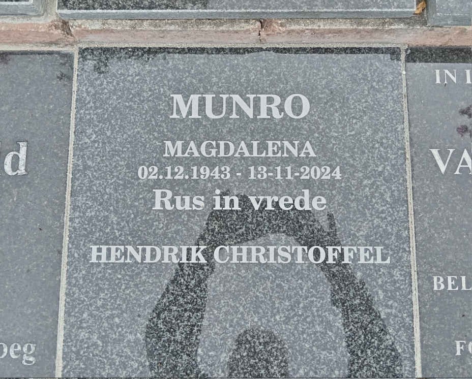 MUNRO Magdalena 1943-2024 & Hendrik Christoffel 