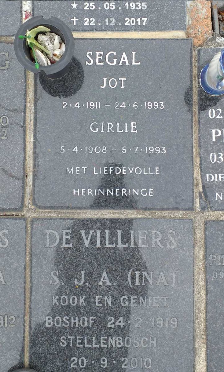 SEGAL Jot 1911-1993 :: SEGAL Girlie 1908-1993 :: DE VILLIERS S.J.A. 1919-2010