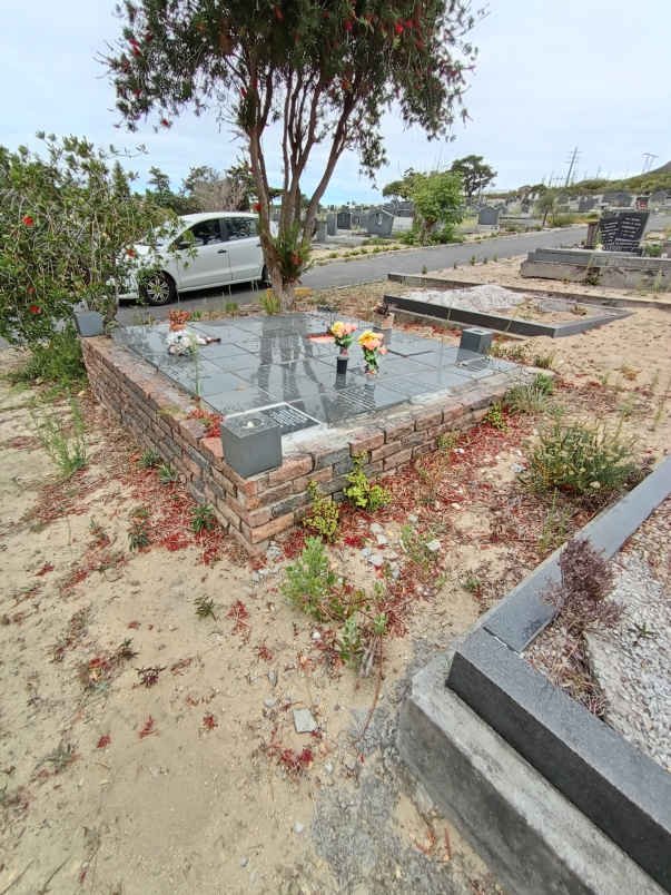 5. Memorial block