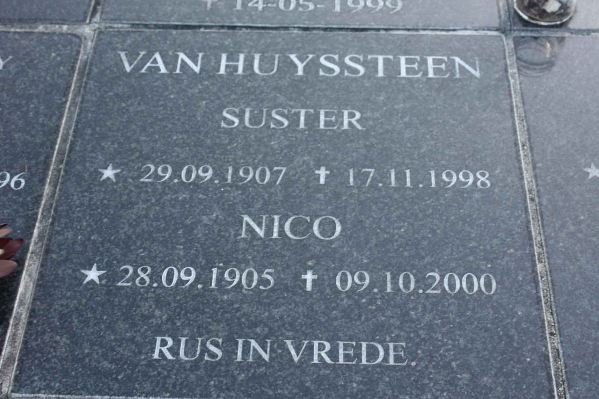HUYSSTEEN Nico, van 1905-2000 &amp; Suster 1907-1998