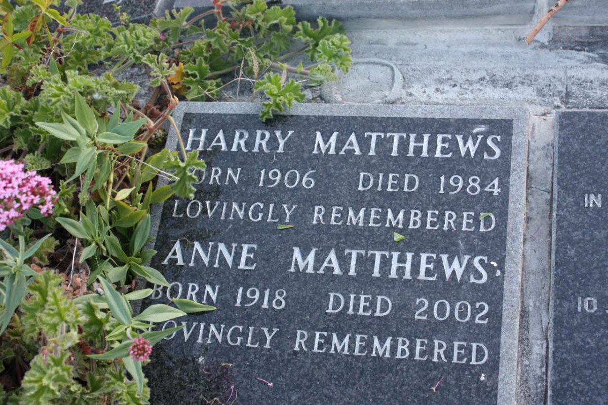 MATTHEWS Harry 1906-1984 &amp; Anne 1918-2002