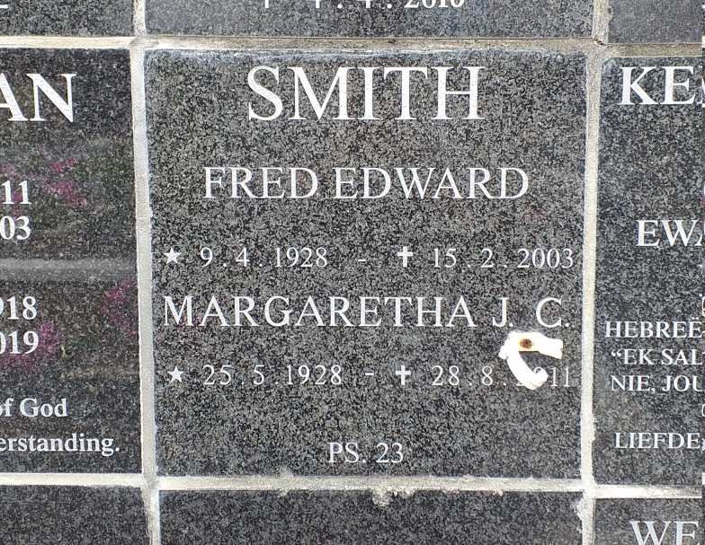 SMITH Fred Edward 1928-2003 &amp; Margaretha J.C. 1928-2011