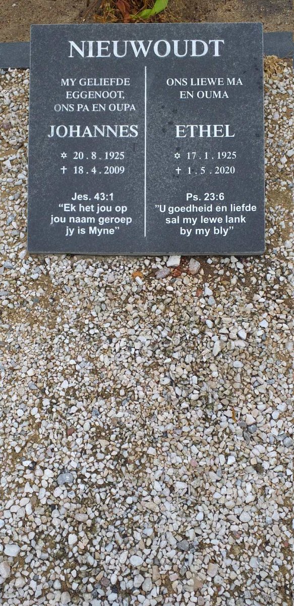 NIEUWOUDT Johannes 1925-2009 &amp; Ethel 1925-2020