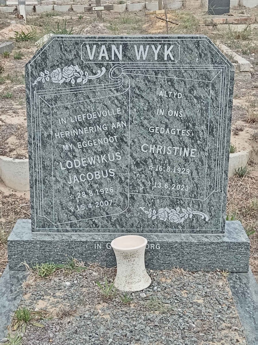 WYK Lodewikus Jacobus, van 1926-2007 & Christine 1929-2023 