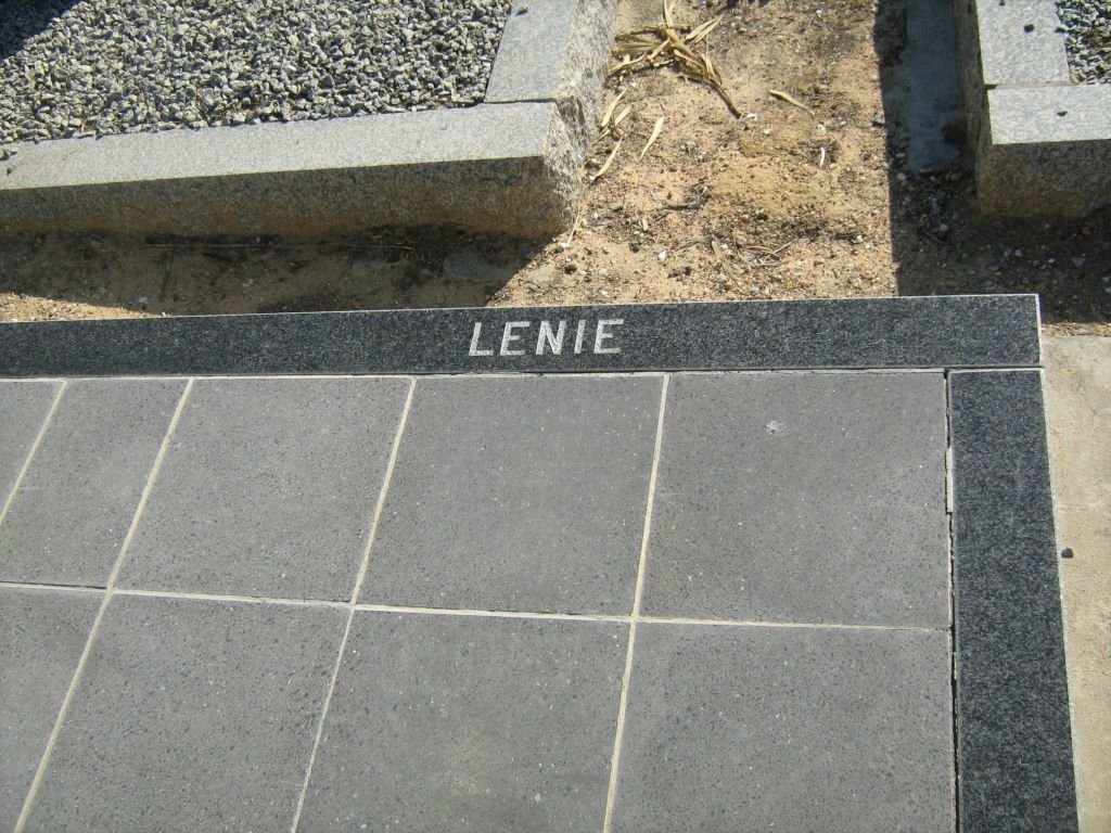 NIEKERK Lenie, van
