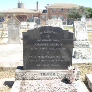 TRUTER Johannes Georg A. 1850-1932 &amp; Anna Petronella SMIT 1860-1945