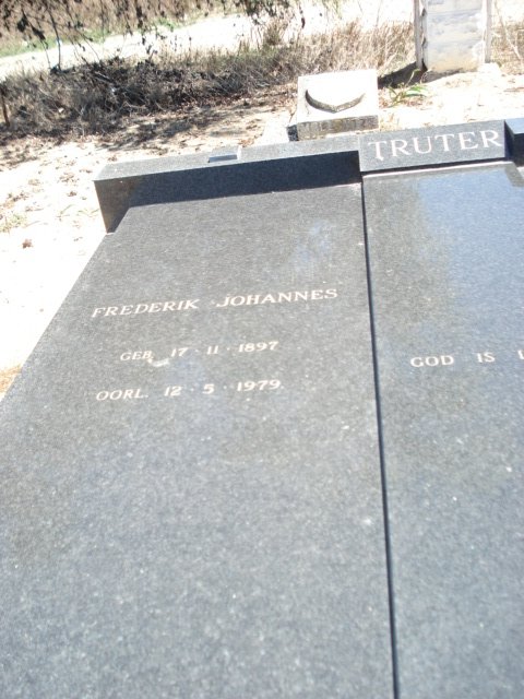 TRUTER Frederik Johannes 1897-1979 &amp; Anna Sophia Petronella 1899-2004_1